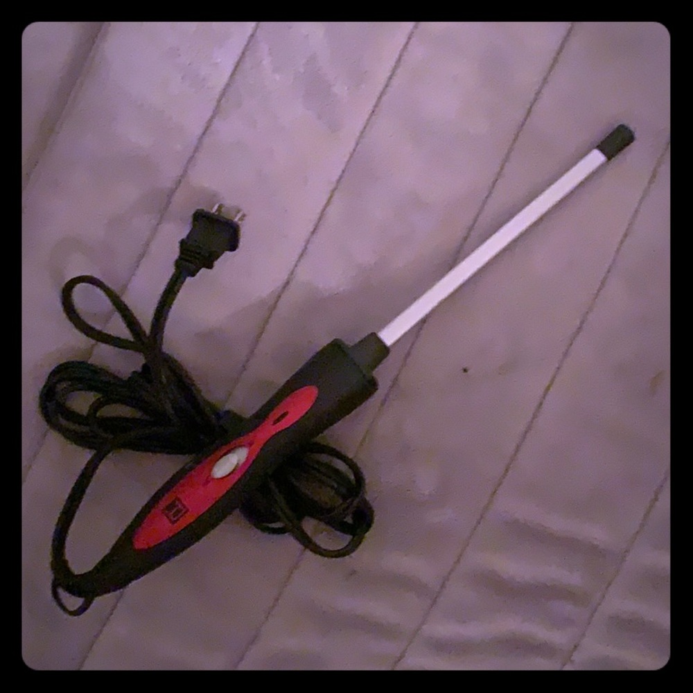 Mini curling iron